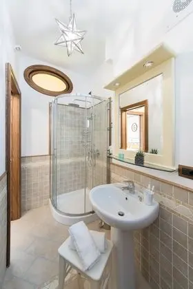 Stüdyo, Bahçe Manzaralı