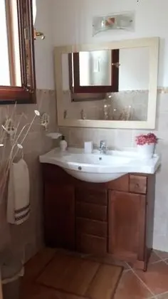 Büyük Yataklı Tek Kişilik Oda