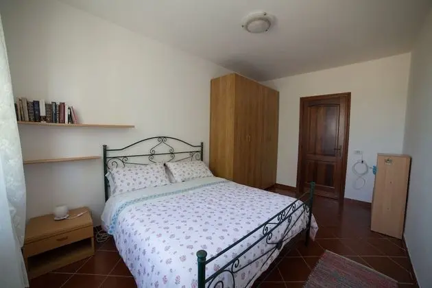 Tek Büyük Yataklı Oda, Ortak Banyo