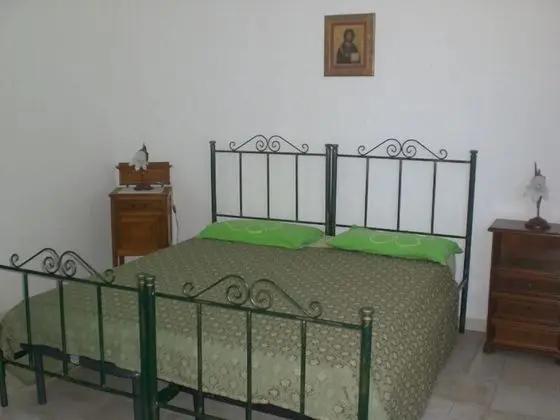 Dört Kişilik Oda, Avlu Manzaralı