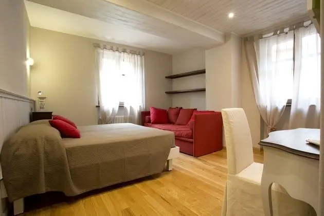 Comfort Tek Büyük Yataklı Oda (Azalea)