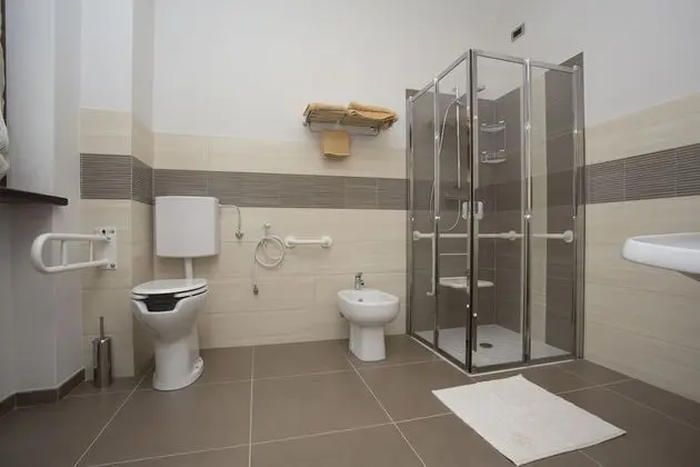 Comfort Tek Büyük Yataklı Oda (Azalea)