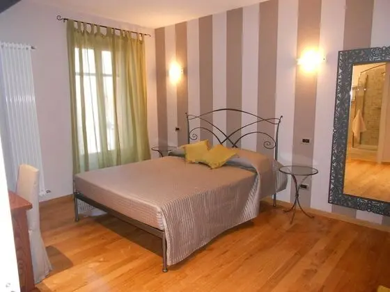 Comfort Tek Büyük Yataklı Oda (Orchidea)