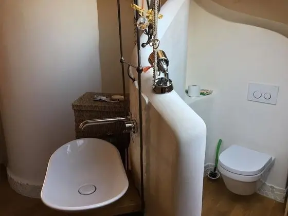 Romantic Tek Büyük Yataklı Oda, 1 Çift Kişilik Yatak, Sigara İçilmez, Bahçe Manzaralı