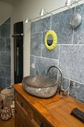 Traditional Tek Büyük Yataklı Oda, Özel Banyo, Bahçeli