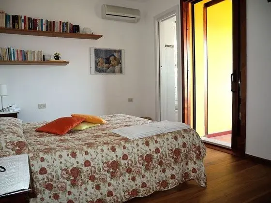 Standard Tek Büyük veya İki Ayrı Yataklı Oda (Camera 1)