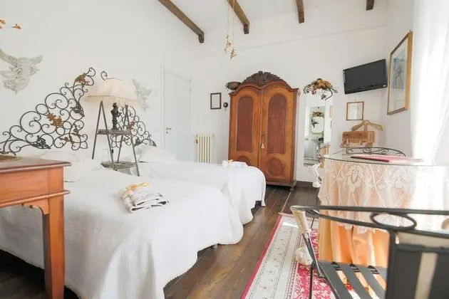 Classic Tek Büyük veya İki Ayrı Yataklı Oda