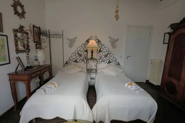 Classic Tek Büyük veya İki Ayrı Yataklı Oda