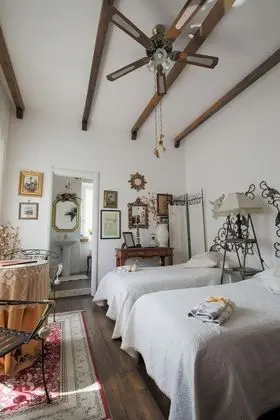 Classic Tek Büyük veya İki Ayrı Yataklı Oda