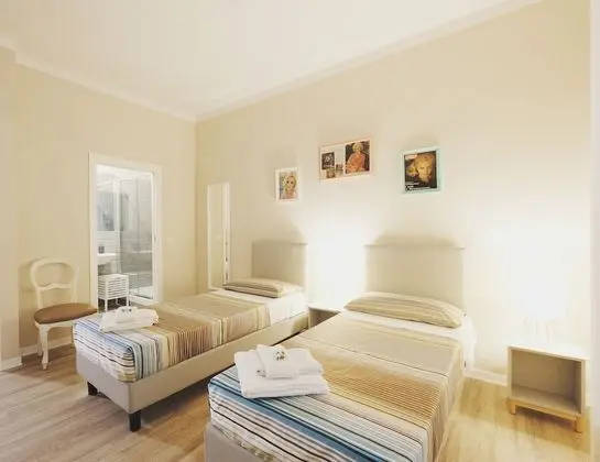 Standard Tek Büyük veya İki Ayrı Yataklı Oda, Balkon