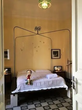 Tek Büyük Yataklı Oda (Private External Bathroom)