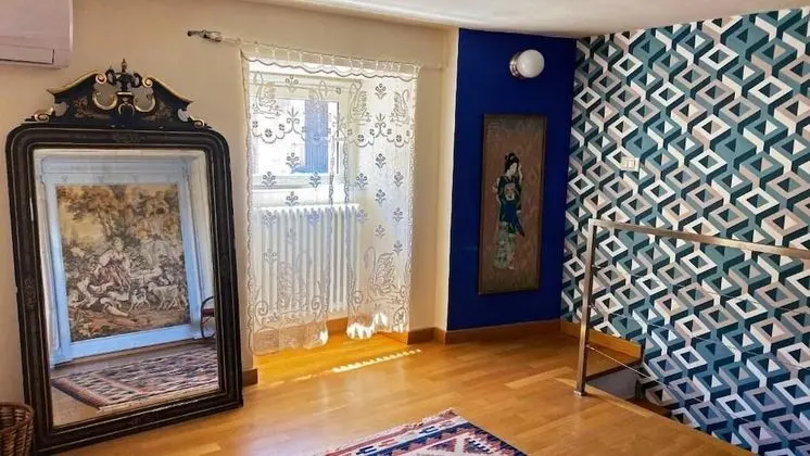 Tek Büyük Yataklı Oda (Private External Bathroom)