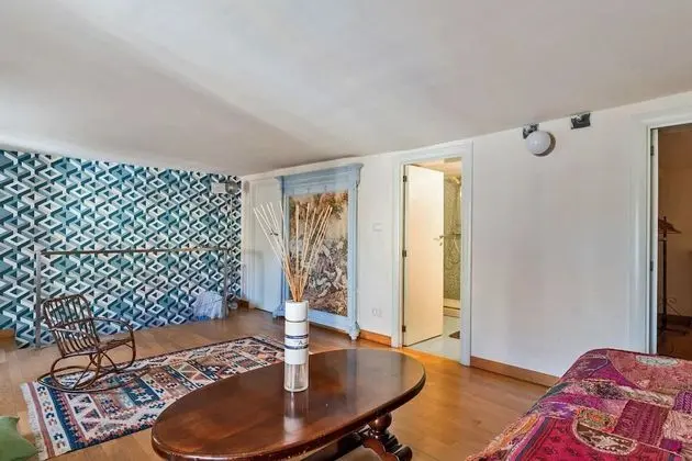 Tek Büyük Yataklı Oda (Private External Bathroom)