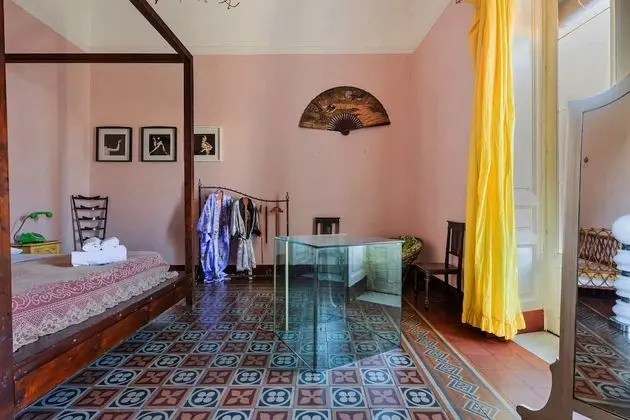 Tek Büyük Yataklı Oda (Private External Bathroom)