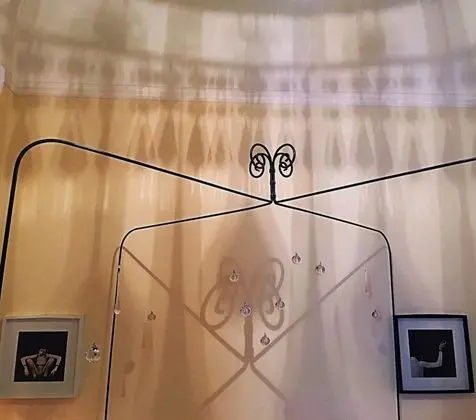 Tek Büyük Yataklı Oda (Private External Bathroom)