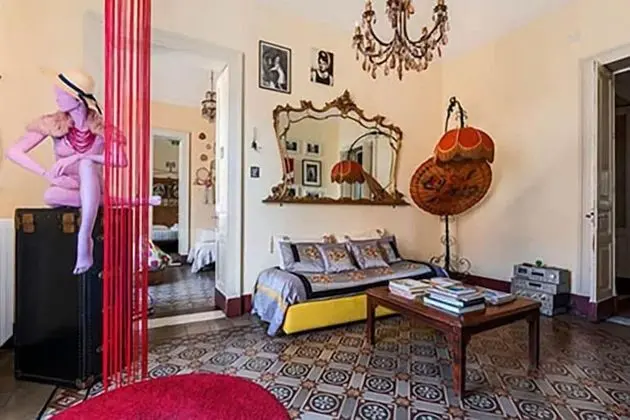 Tek Büyük Yataklı Oda (Private External Bathroom)