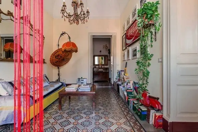 Tek Büyük Yataklı Oda (Private External Bathroom)