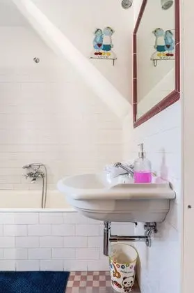 Tek Büyük Yataklı Oda (Private External Bathroom)