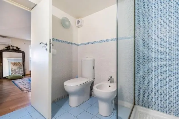 Tek Büyük Yataklı Oda (Private External Bathroom)