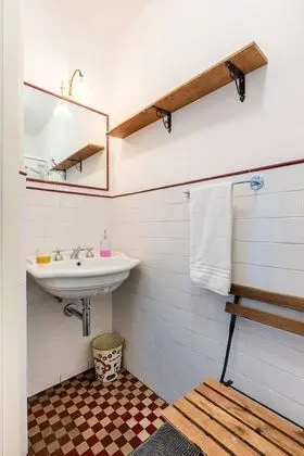 Tek Büyük Yataklı Oda (Private External Bathroom)