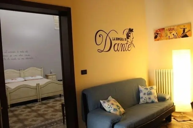 Süit, Avlu Manzaralı (Dante)