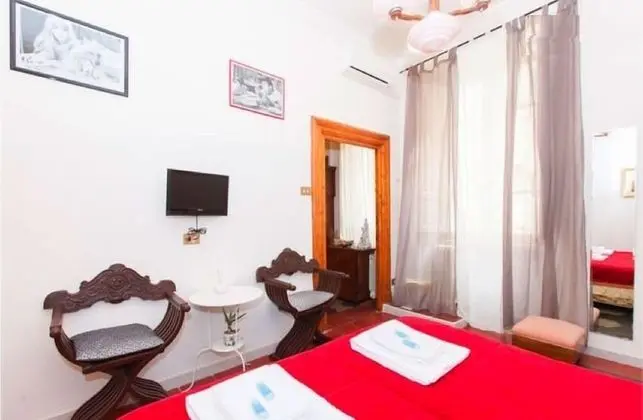 Tek Büyük Yataklı Oda