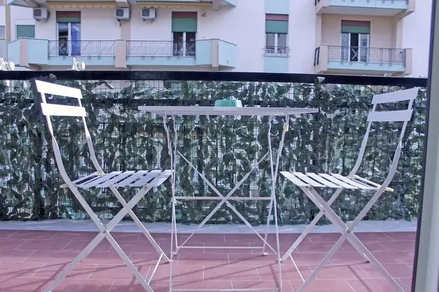 Tek Büyük Yataklı Oda, Balkon