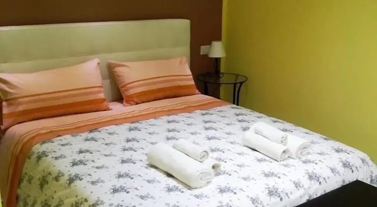 Dört Kişilik Oda, Avlu Manzaralı