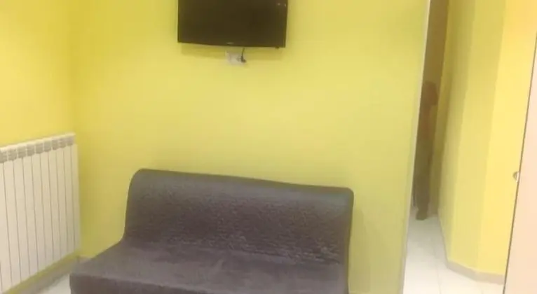 Dört Kişilik Oda, Avlu Manzaralı