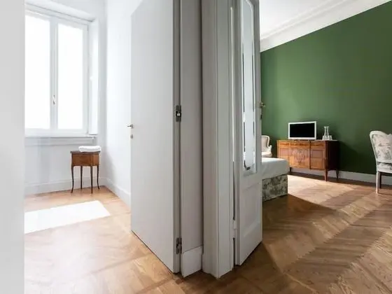 Deluxe Tek Büyük Yataklı Oda, Banyolu/Duşlu, Bahçe Manzaralı (Balcone)