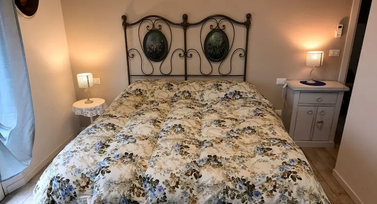 Romantic Tek Büyük veya İki Ayrı Yataklı Oda (Violante)