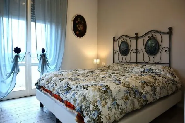 Romantic Tek Büyük veya İki Ayrı Yataklı Oda (Violante)