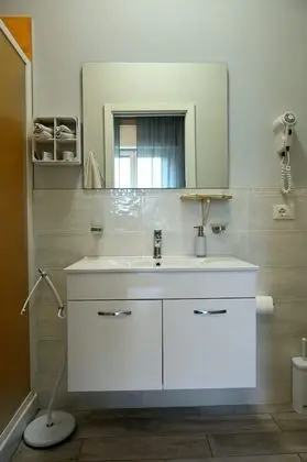 Romantic Tek Büyük veya İki Ayrı Yataklı Oda (Violante)