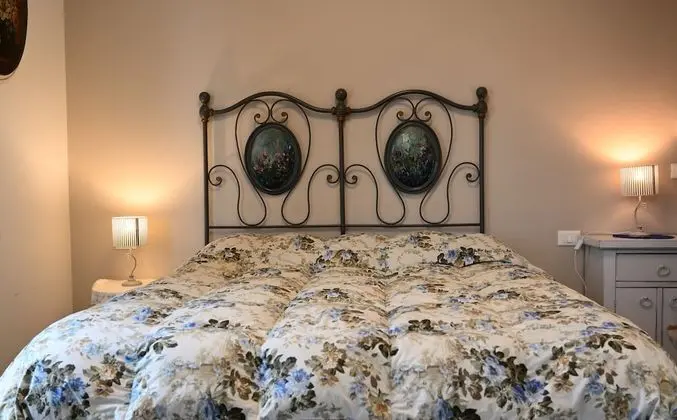 Romantic Tek Büyük veya İki Ayrı Yataklı Oda (Violante)