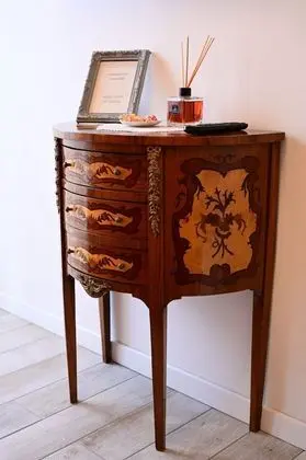 Traditional Tek Büyük veya İki Ayrı Yataklı Oda