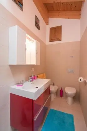 Tek Büyük veya İki Ayrı Yataklı Oda, Balkon, Dağ Manzaralı (Mansard)