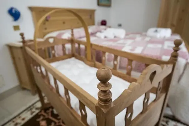Tek Büyük Yataklı Oda, Balkon, Dağ Manzaralı