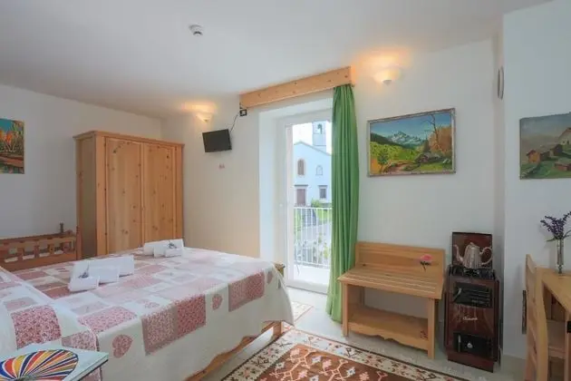 Tek Büyük Yataklı Oda, Balkon, Dağ Manzaralı