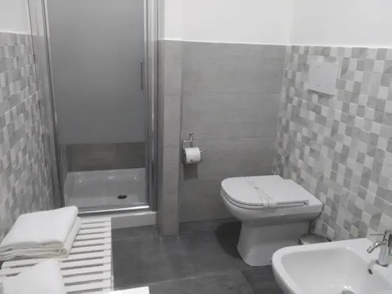 Üç Kişilik Oda, Birden Çok Yatak, Sigara İçilmez