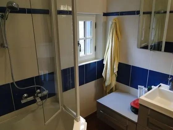 Büyük Yataklı Tek Kişilik Oda