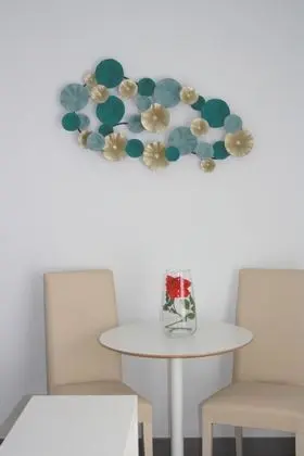 Üç Kişilik Oda, Deniz Manzaralı