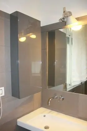 Üç Kişilik Oda, Deniz Manzaralı