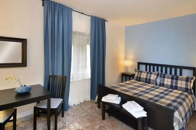 Tek Büyük Yataklı Oda