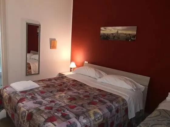 Deluxe Dört Kişilik Oda, Havuz Manzaralı