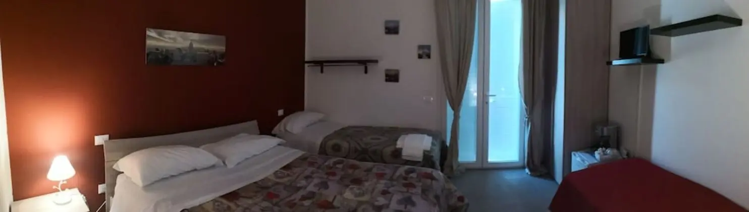 Deluxe Dört Kişilik Oda, Havuz Manzaralı