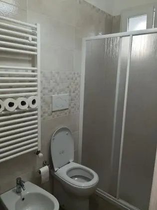 Deluxe Dört Kişilik Oda, Havuz Manzaralı