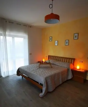 Tek Büyük Yataklı Oda, Ortak Banyo (Albicocca)