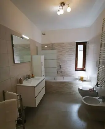 Üç Kişilik Oda, Özel Banyo (Glicine)
