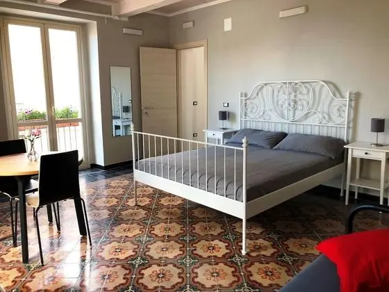 Oda, 1 Büyük (Queen) Boy Yatak ve Çekyat (I Pensatori)