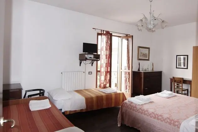 Dört Kişilik Oda, Deniz Manzaralı